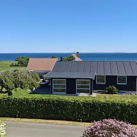 Rikulf - 150m From The Sea By Interhome